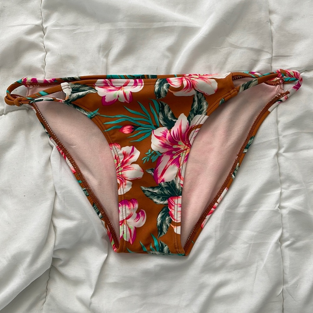 Hawaiian bikini bottom